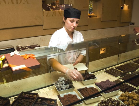 DSC_6812_sm Serving from the new limestone counter