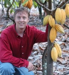 art_pollard_in_cocoa_plantation Art Pollard in a cacao plantation
