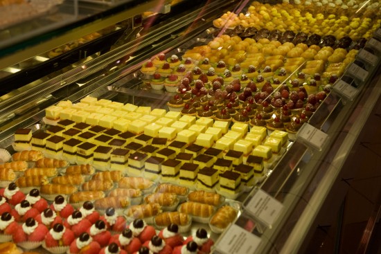 DSC_6996 Cakes on display in the Luca Mannori pastry shop